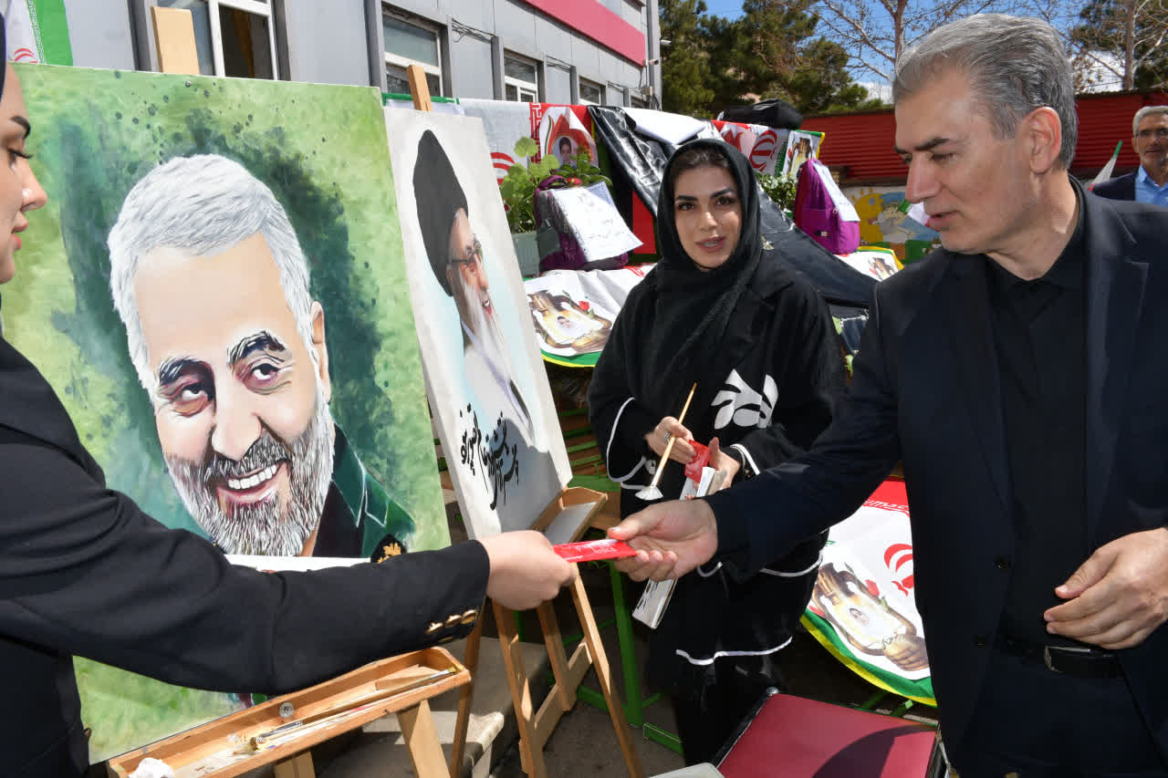 برگزاری نمایشگاه «بیتاب میناب» و کاشت نهال در حاشیه آیین گرامیداشت چهلمین روز شهادت دانش‌آموزان مدرسه میناب در دبستان شاهد 17 شهریور سلماس