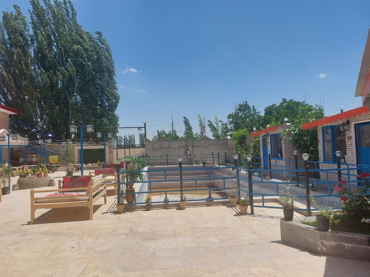♻️ بازدید فرماندار سلماس از اقامتگاه بومگردی واقع در جاده روستای پکاجیک