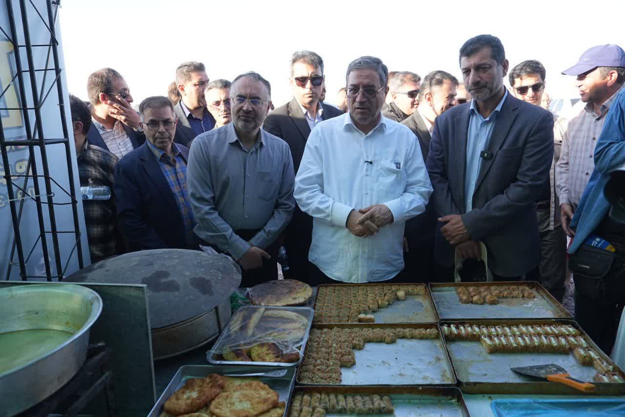 با حضور استاندار آذربایجان‌غربی انجام شد؛ برگزاری جشنواره حال خوب دریاچه ارومیه