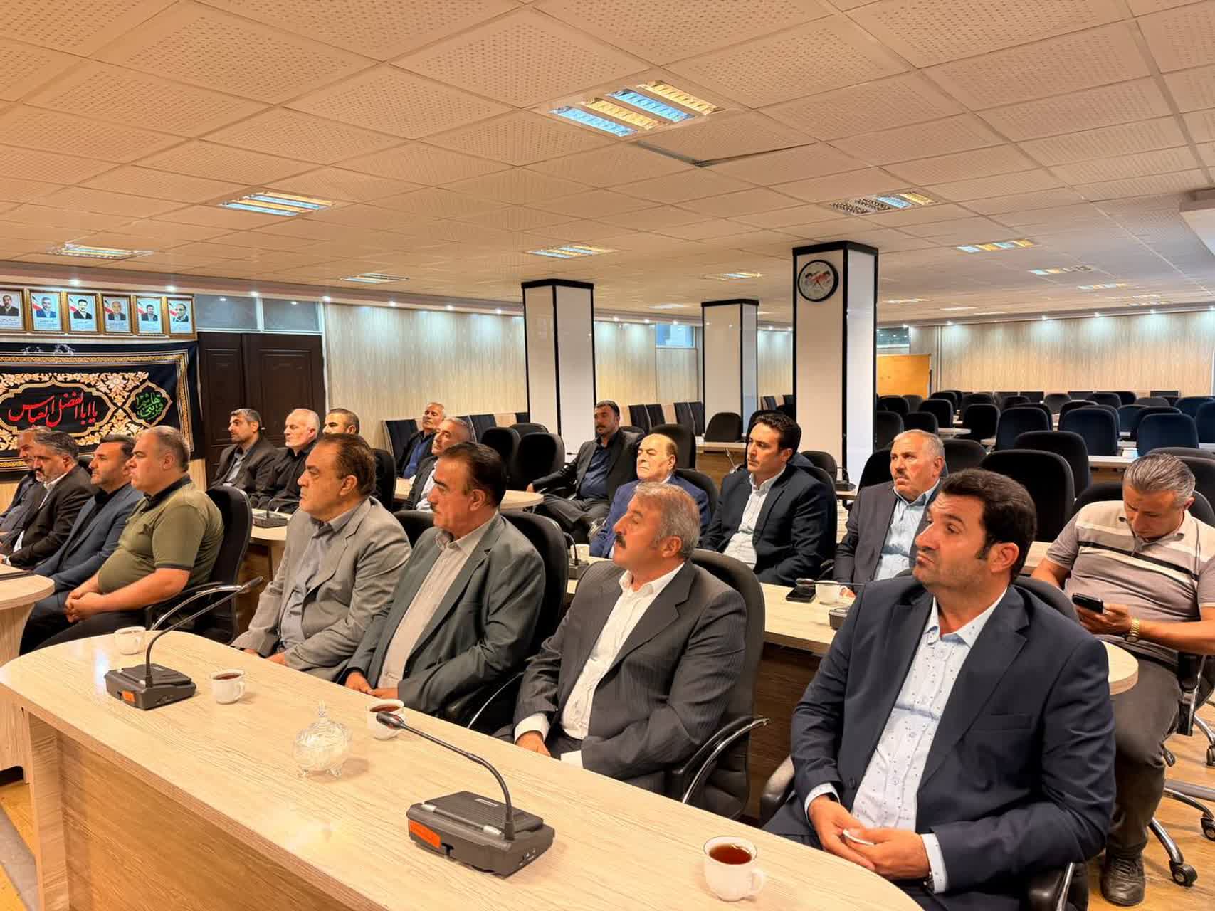 دیدار فرماندار سلماس با امام جمعه اهل سنت و جمعی از معتمدان اهل سنت شهرستان