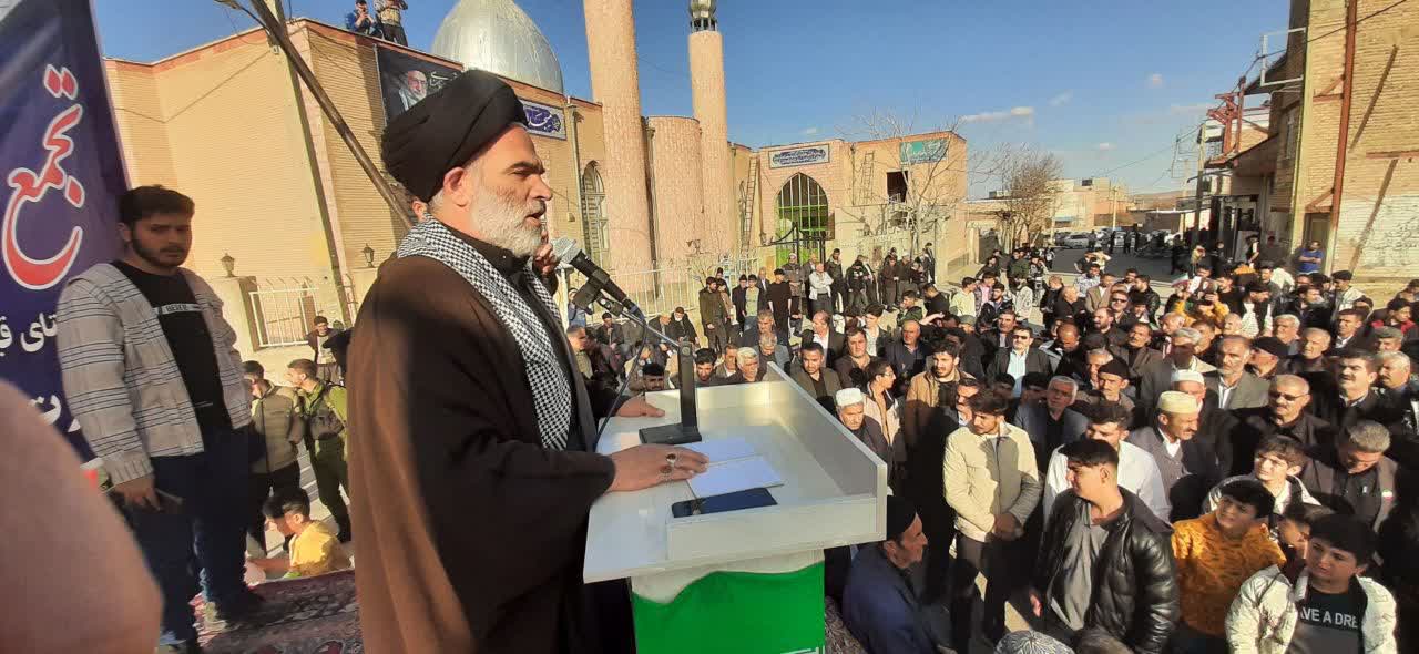 🔻با حضور امام جمعه سلماس،علائی فرماندار و جمعی از مسئولین شهرستان و مردم همیشه در صحن