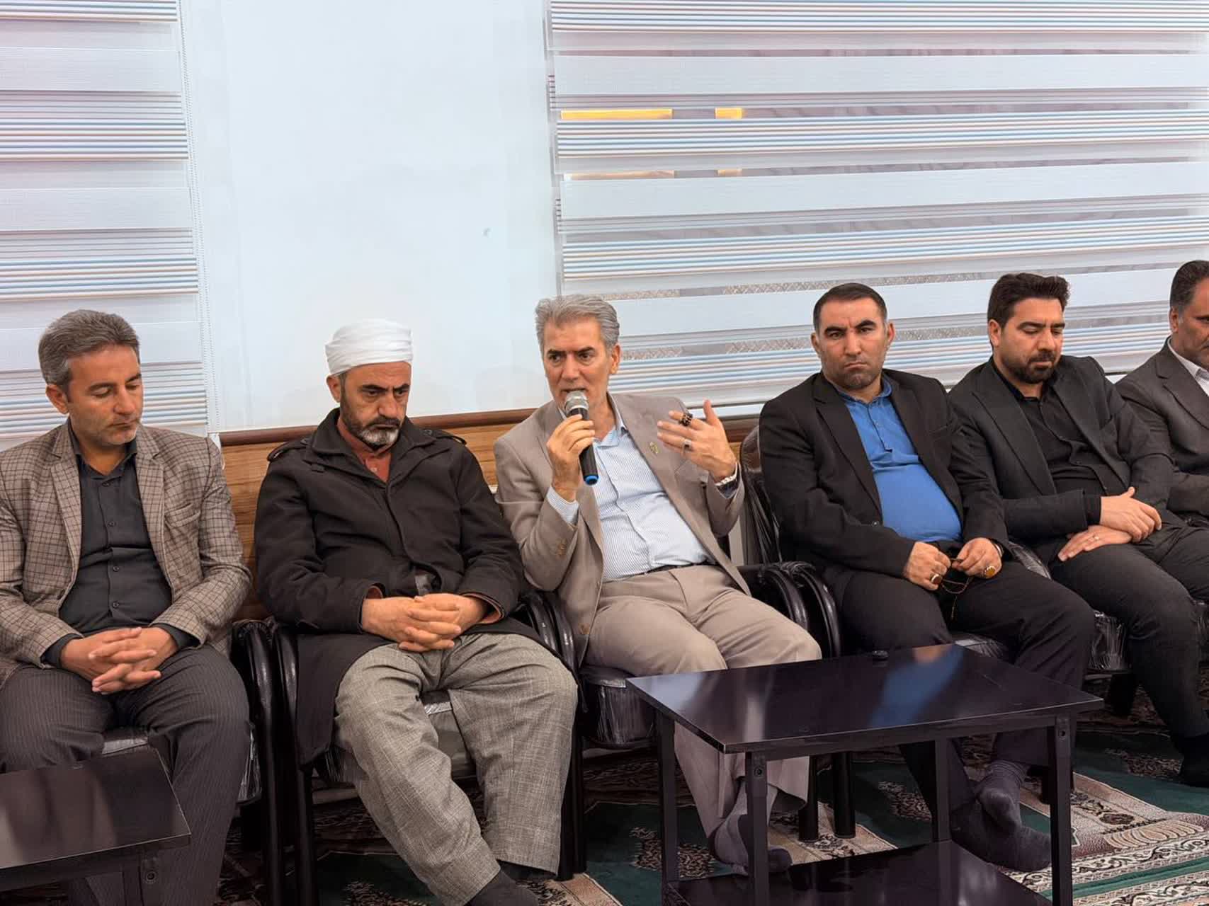 حضور فرماندار و دادستان عمومی و انقلاب سلماس در برنامه  «هر شب یک مسجد»