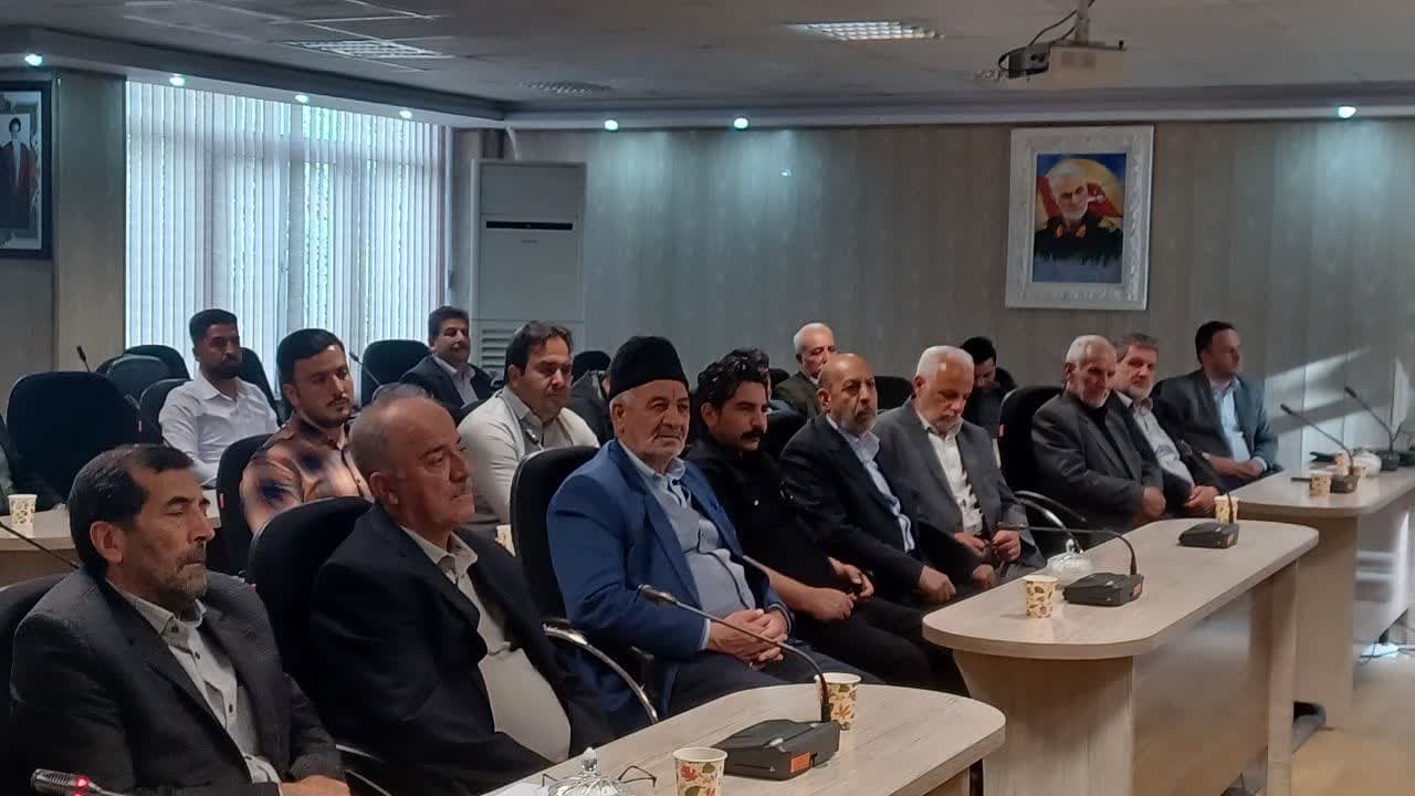 جلسه هماندیشی هیئت مدیره اتحادیههای صنفی و اصناف شهرستان سلماس