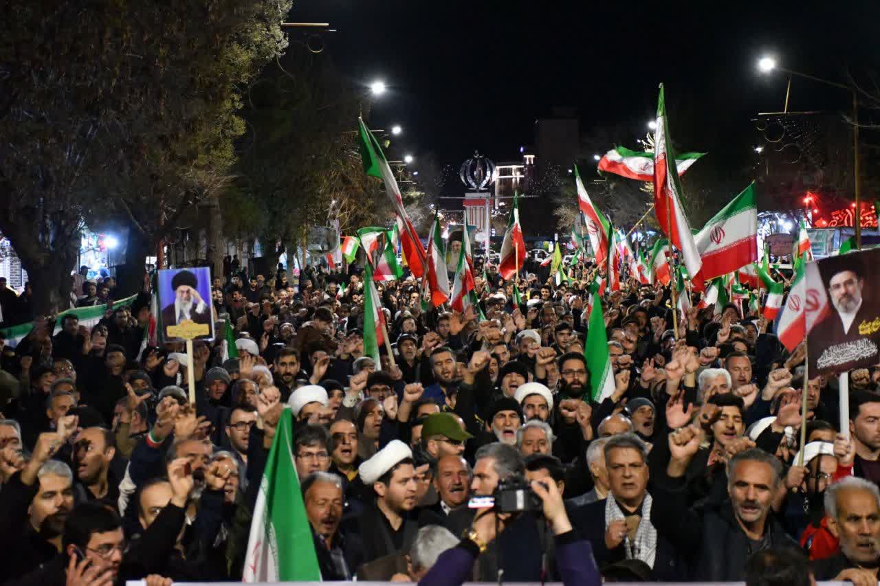 سی‌ویکمین شب مقاومت در سلماس؛ حضور کم‌نظیر مردم در شبی ماندگار