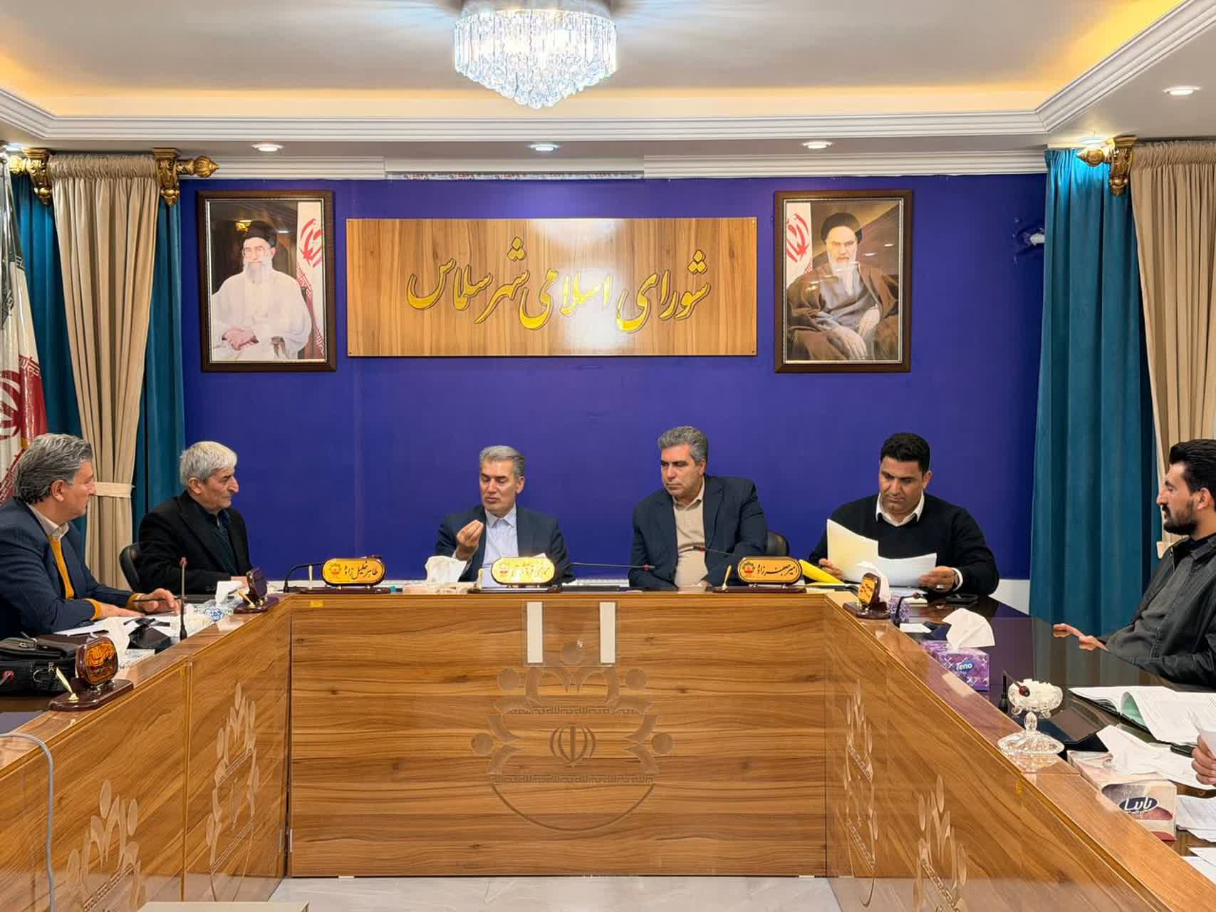 جلسه بررسی تعرفه و عوارض شهرداری در صحن شورای اسلامی