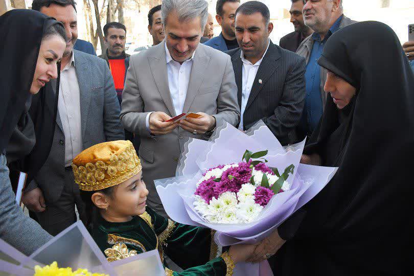 استقبال گرم نوآموز سلماسی از مشاور وزیر و رئیس شورای آموزش و پرورش شهرستان سلماس