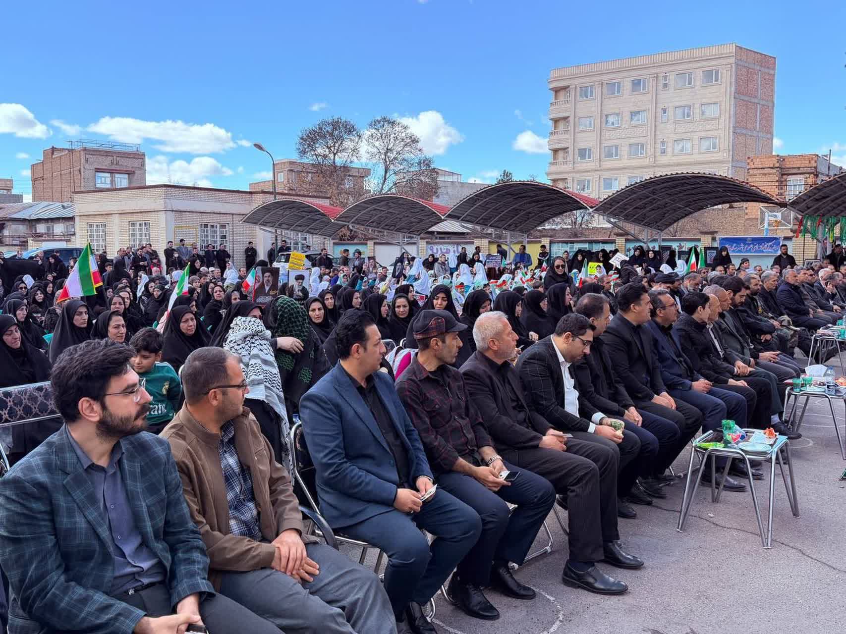 آیین گرامیداشت چهلمین روز شهادت دانش‌آموزان میناب با حضور فرماندار و مسئولین در سلماس برگزار شد