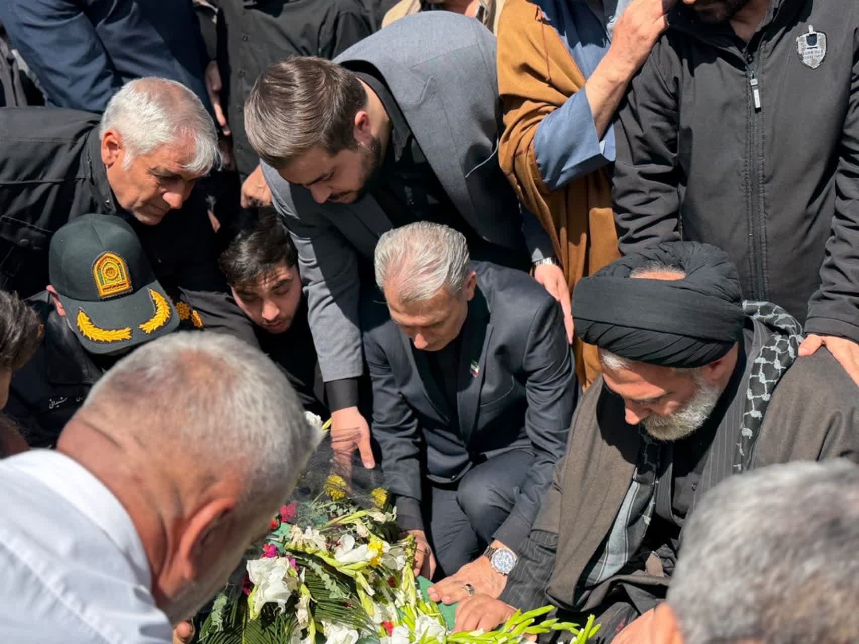 تشییع باشکوه پیکر شهید سردار سرتیپ مکرم عظیمی در سلماس