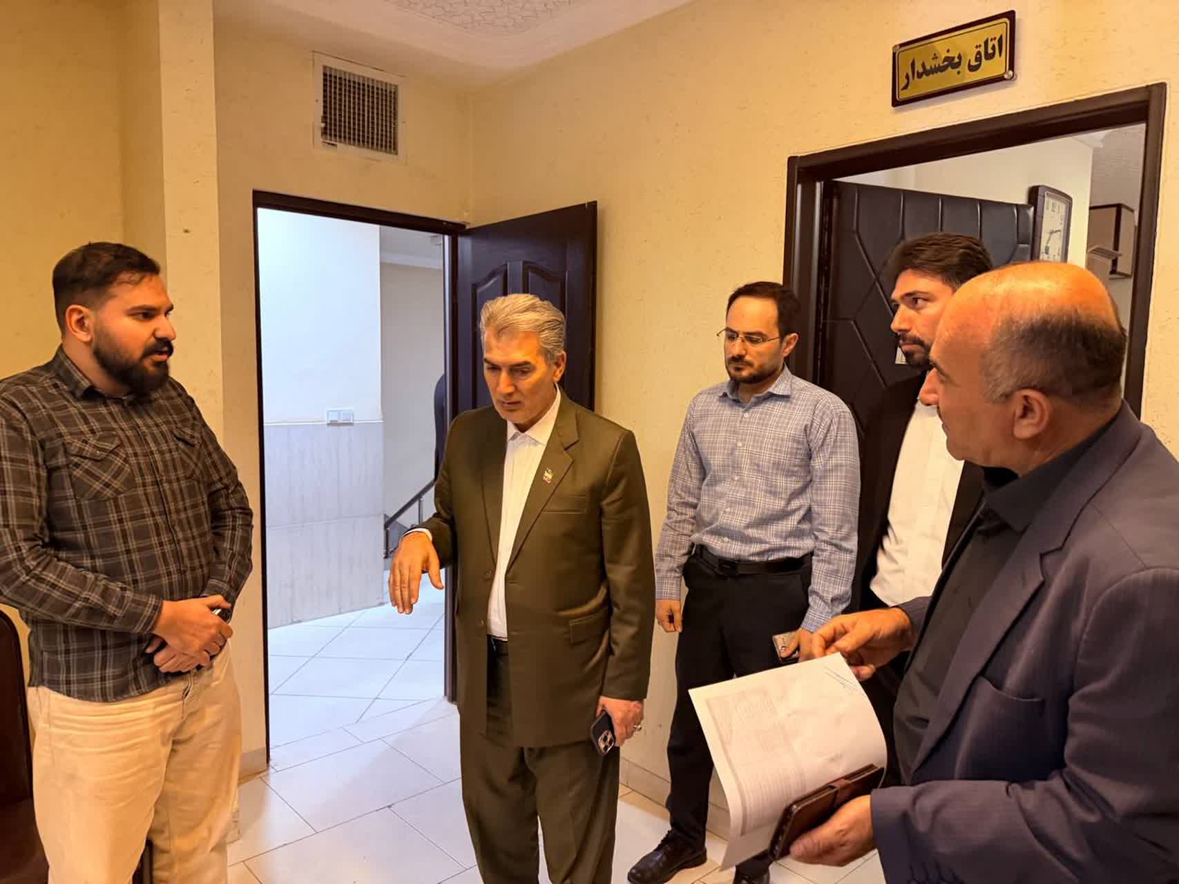 بازدید فرماندار سلماس از روند ثبت‌نام داوطلبان شوراهای اسلامی روستاهای بخش کوهسار