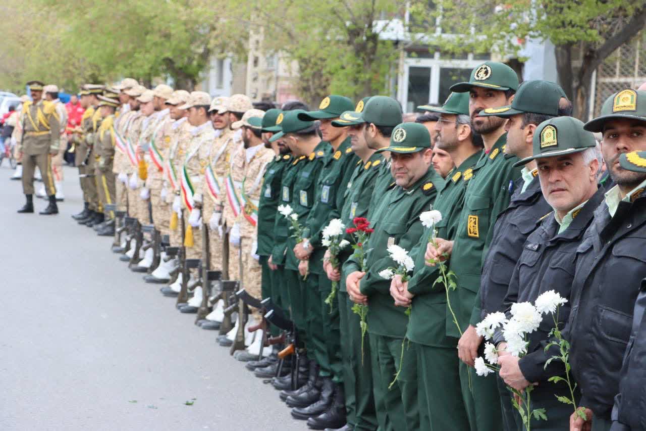 تشییع باشکوه شهید یعقوب صمدی / تجلی وحدت شیعه و سنی در سلماس