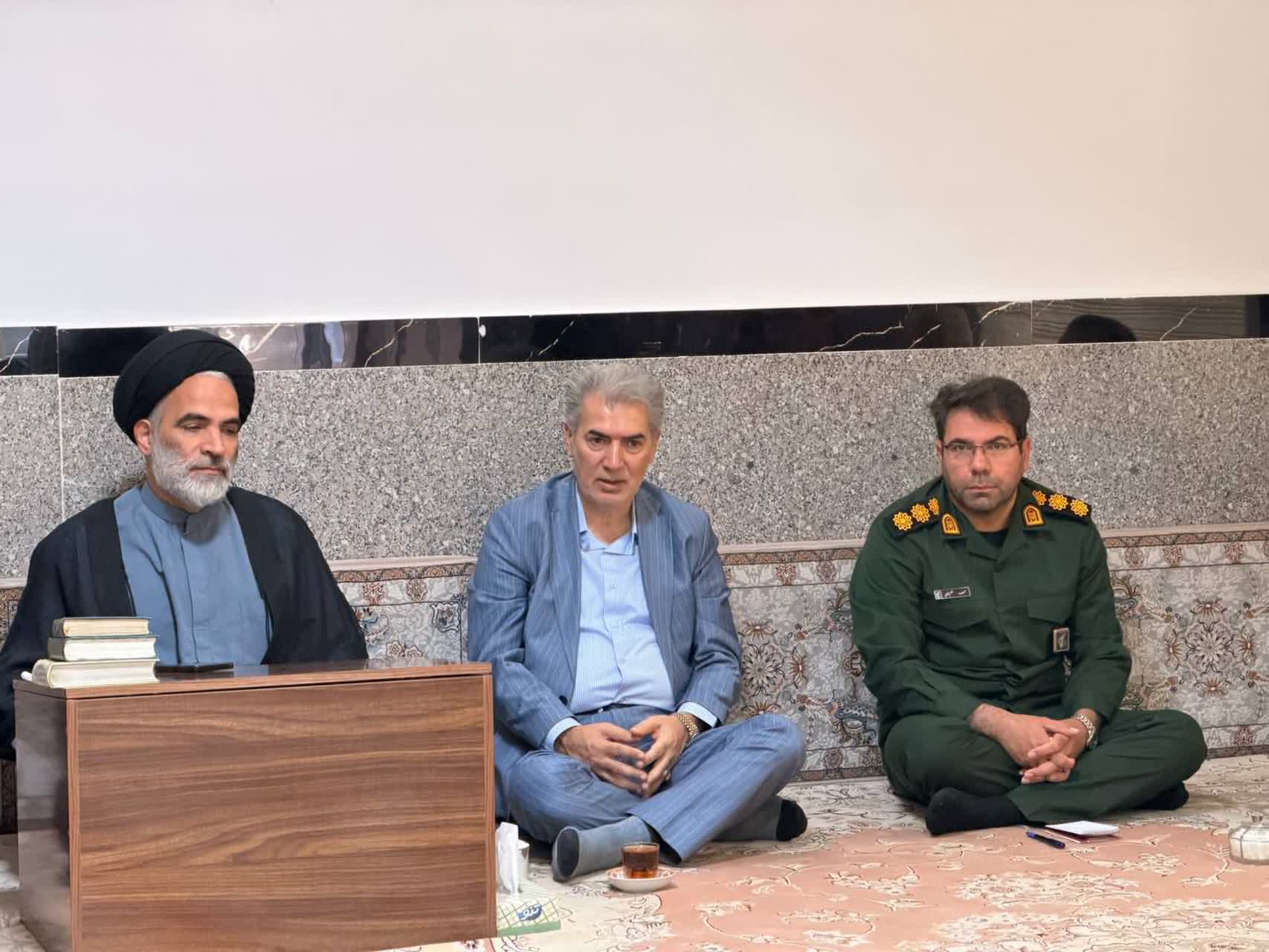 💢 جلسه هماهنگی برگزاری مراسم تجمعات شبانه مردمی و برنامه‌های دهه نخست ماه محرم در شهرستان سلماس با حضور امام جمعه، فرماندار و جمعی از مسئولان شهرستانی در دفتر امام جمعه برگزار شد.