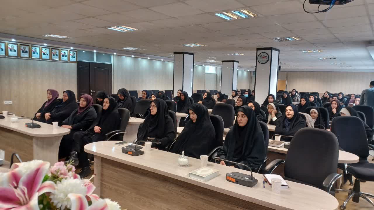 برگزاری کارگاه تقویت هویت زنِ کارمند کارآمد در راستای ارزش‌های انقلاب اسلامی