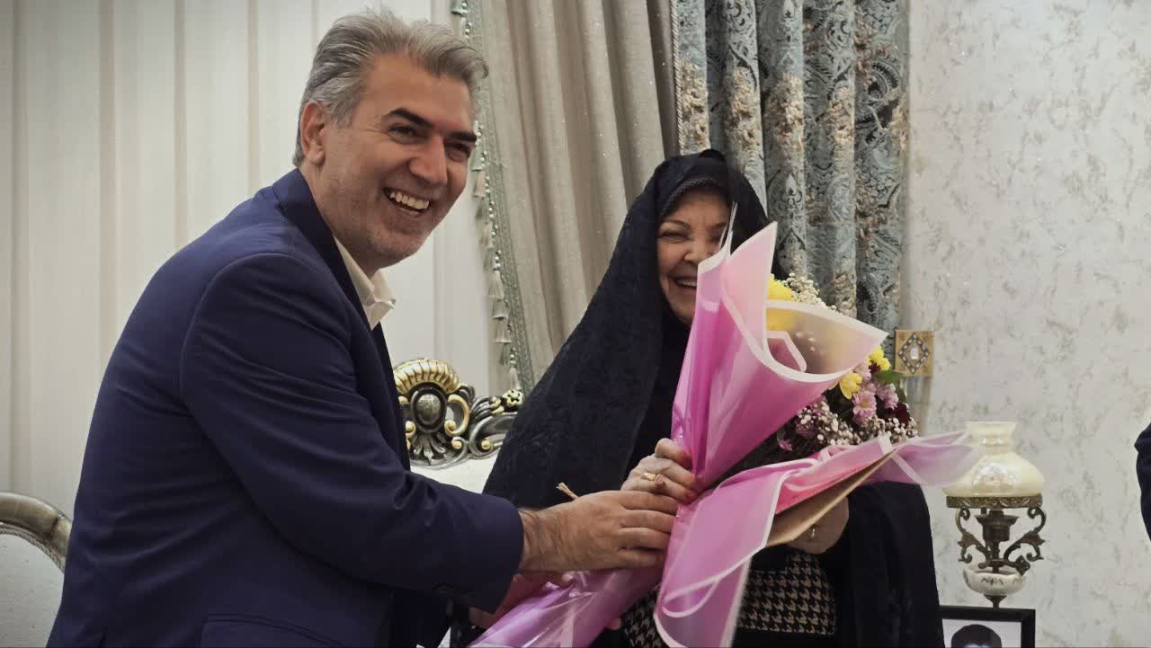 🌷دیدار و تجلیل فرماندار سلماس و مشاور وزیر فرهنگ از خانواده شهید جعفری