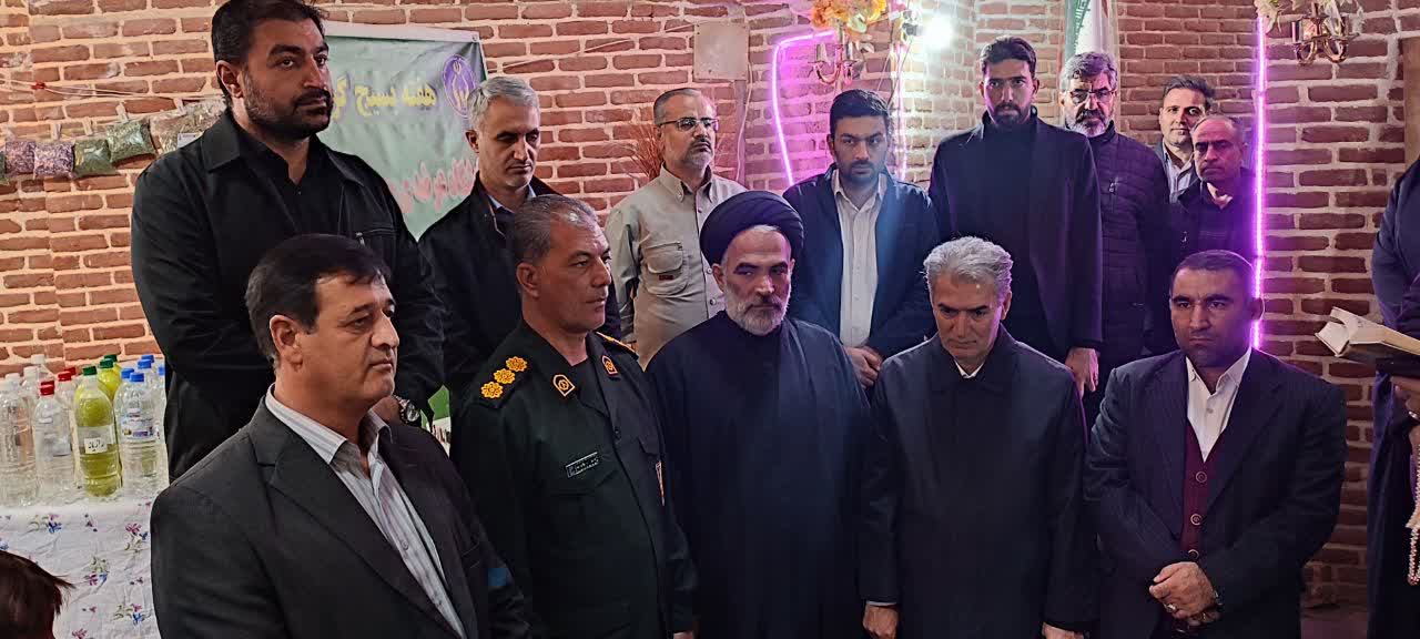 *افتتاح نمایشگاه عرضه محصولات طرح‌های اشتغال کمیته امداد سلماس به مناسبت هفته بسیج*