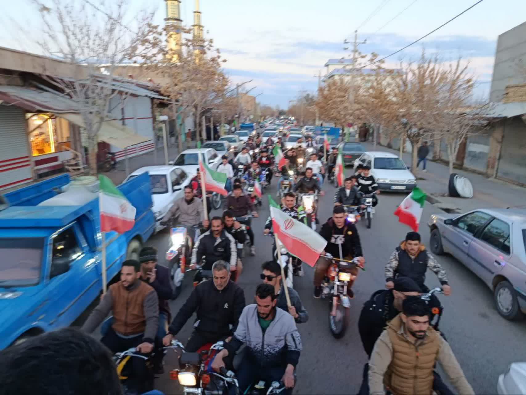 رژه خودرویی و موتوری تازه شهر بمناسبت روز جمهوری اسلامی ایران و تجدید بیعت با مقام معظم رهبری حضرت آیت الله سید مجتبی خامنه ای (حفظه الله)