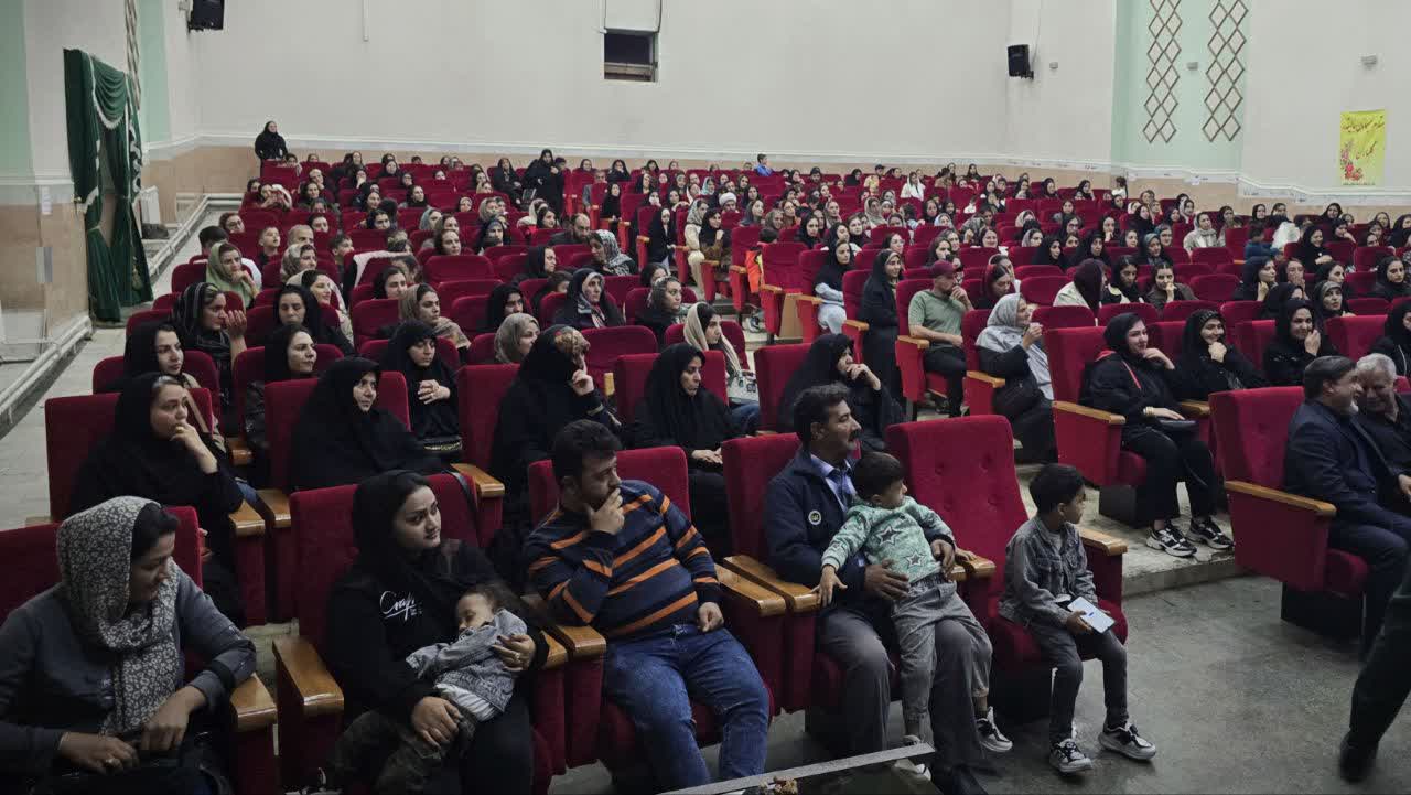 ✳️ همایش جوانی جمعیت با محوریت آسیب‌های تک‌فرزندی و مهارت‌های فرزندپروری در سلماس برگزار شد