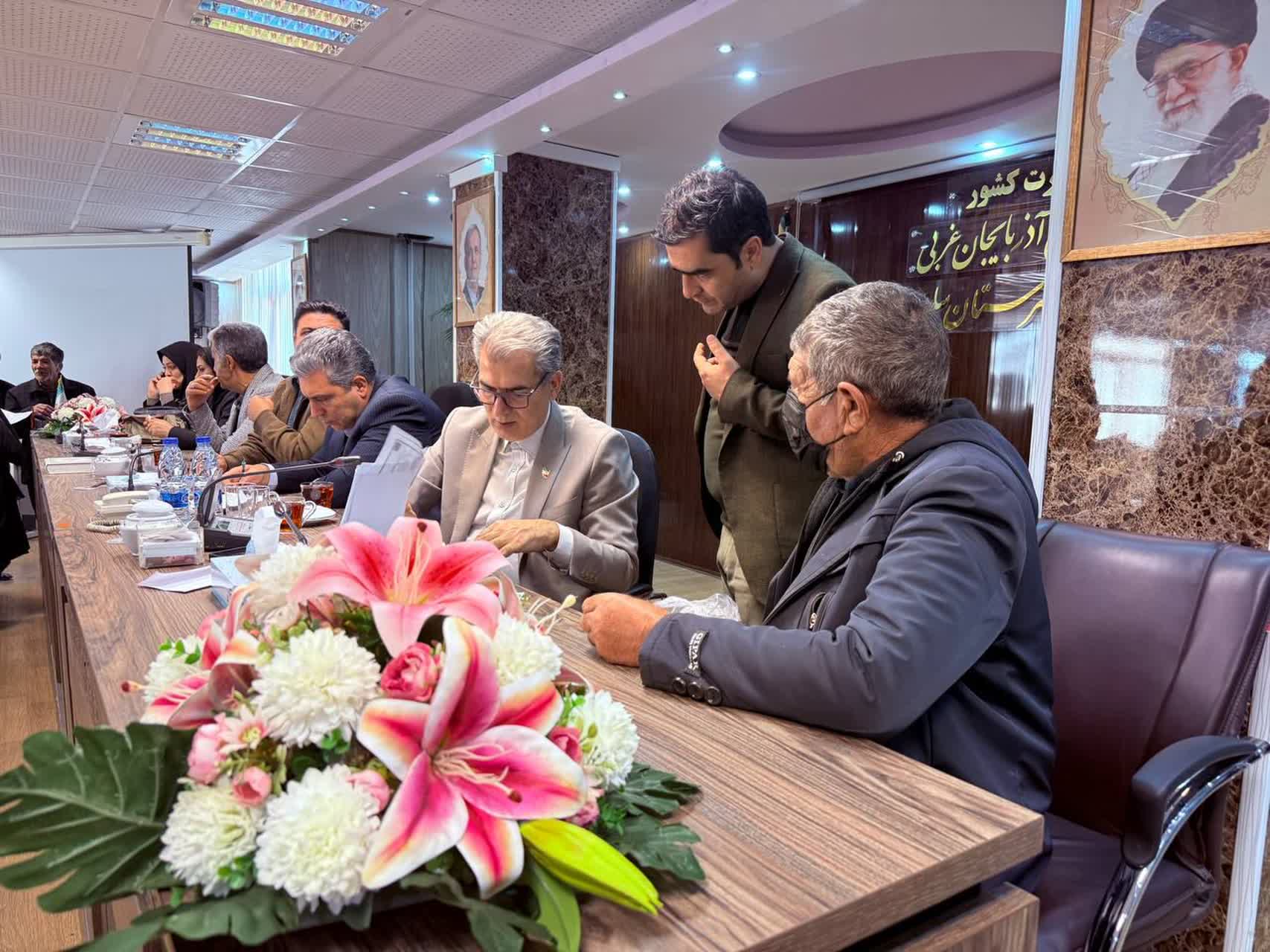 دیدار چهره‌به‌چهره و پنج‌ساعته فرماندار سلماس با بیش از 200 نفر از شهروندان