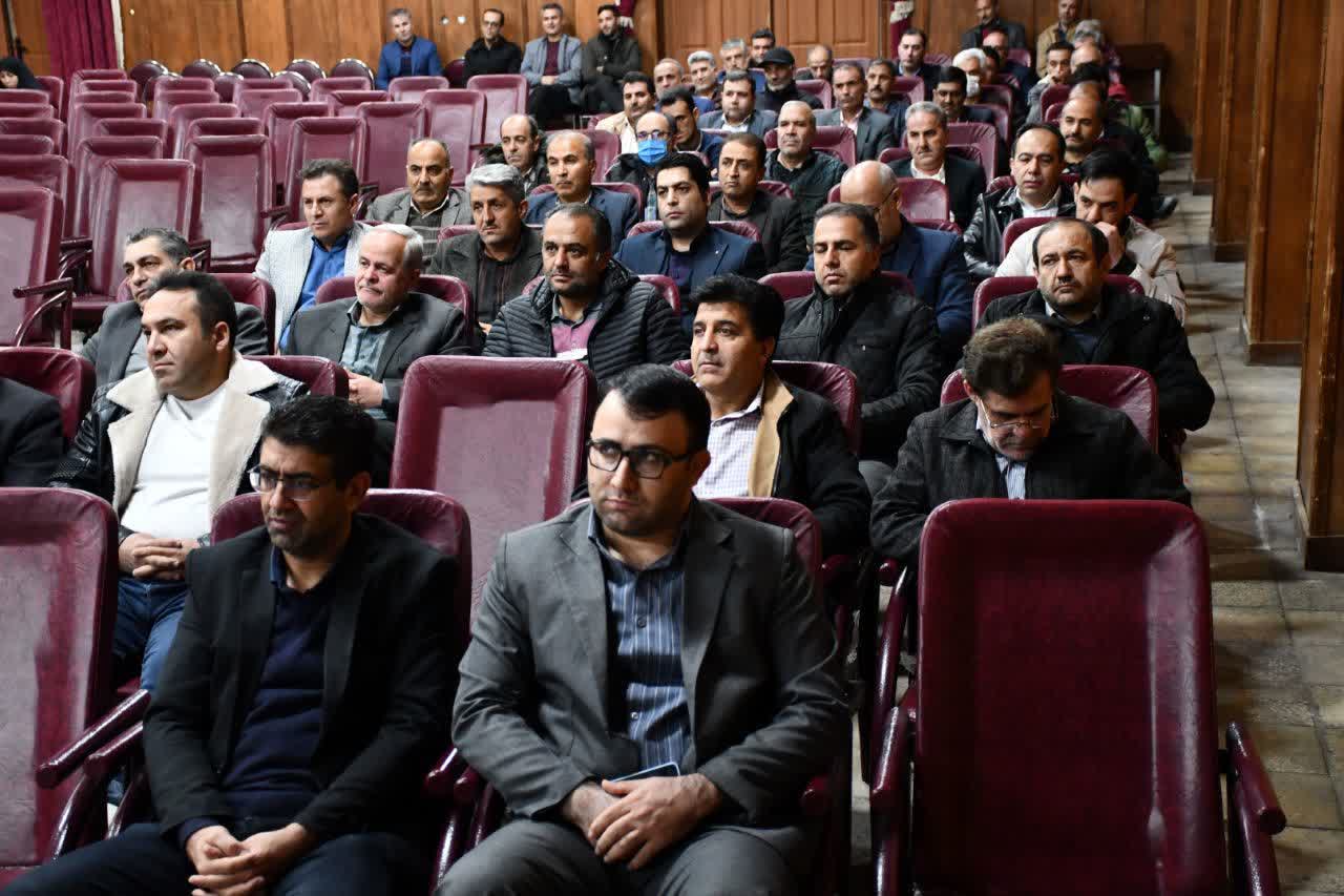 نشست صمیمی فرماندار و رئیس شورای آموزش و پرورش سلماس با مدیران شهرستان