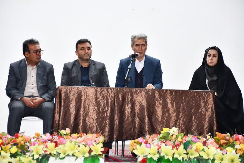 نشست صمیمی فرماندار و رئیس شورای آموزش و پرورش سلماس با مدیران شهرستان