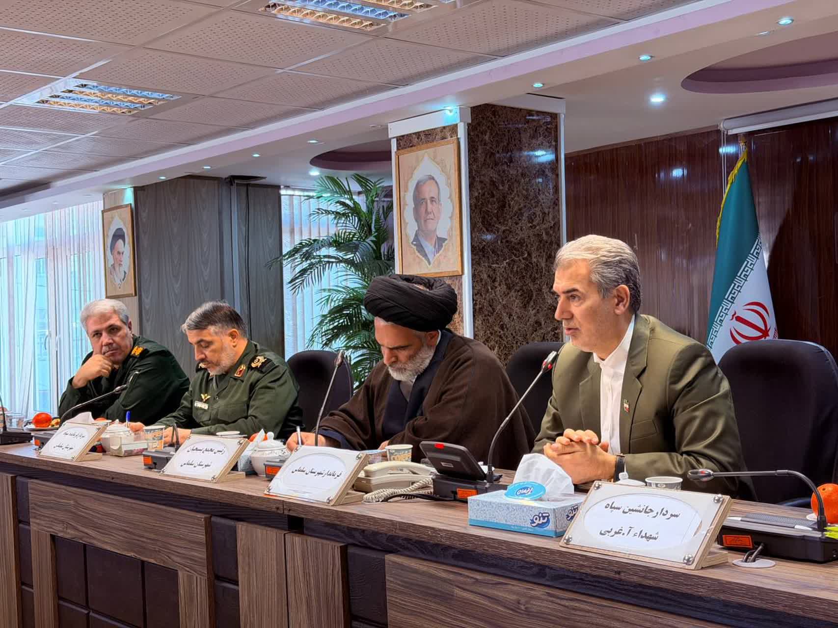 اجلاسیه مجمع بسیجیان شهرستان سلماس با حضور فرماندار، امام جمعه، فرمانده سپاه و جمعی از روسای ادارات و بسیجیان اقشار مختلف در سالن جلسات شهید سالمی فرمانداری برگزار شد.