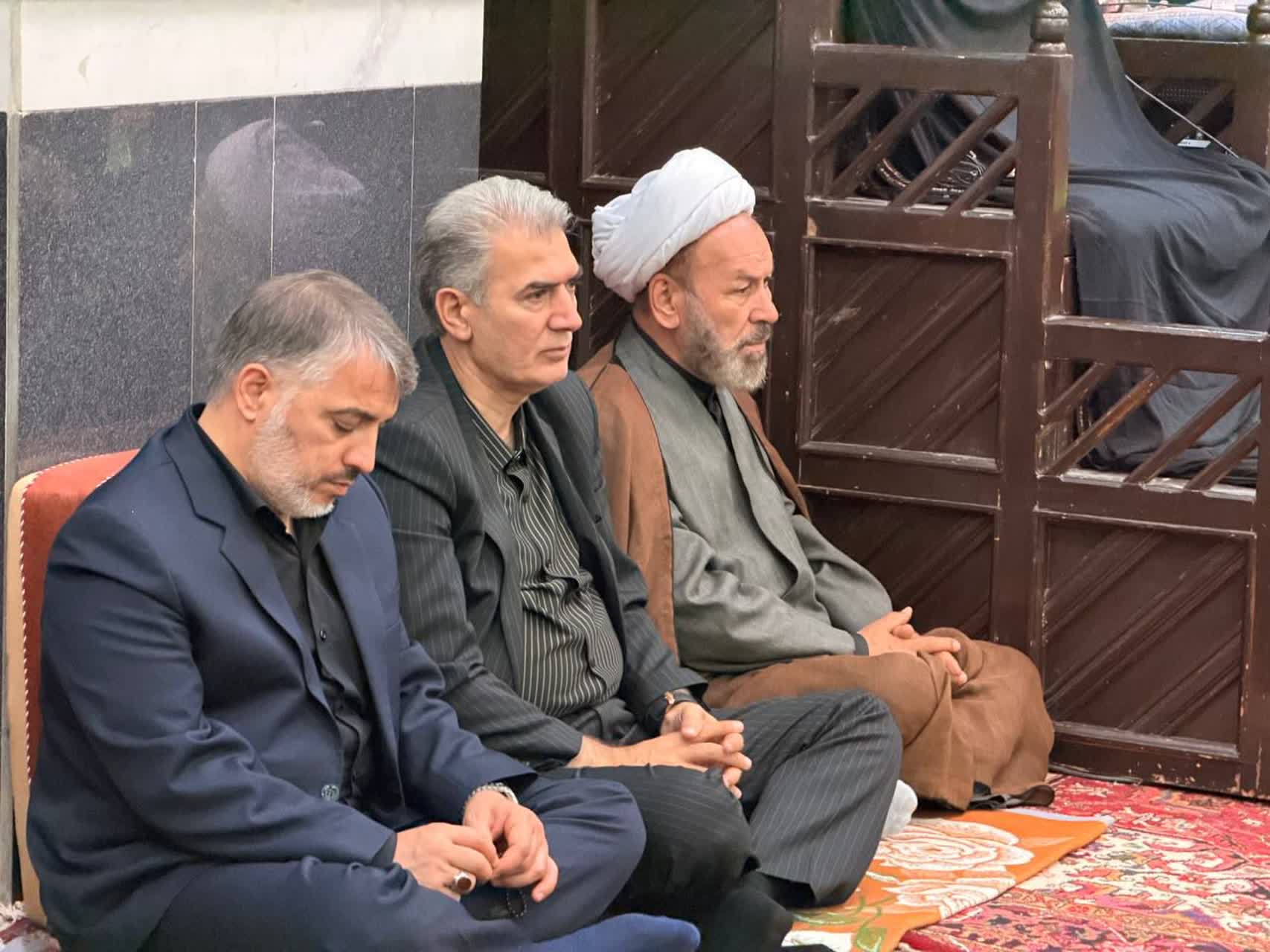 مراسم عزاداری شب سوم محرم در مسجد جامع تازه‌شهر برگزار شد