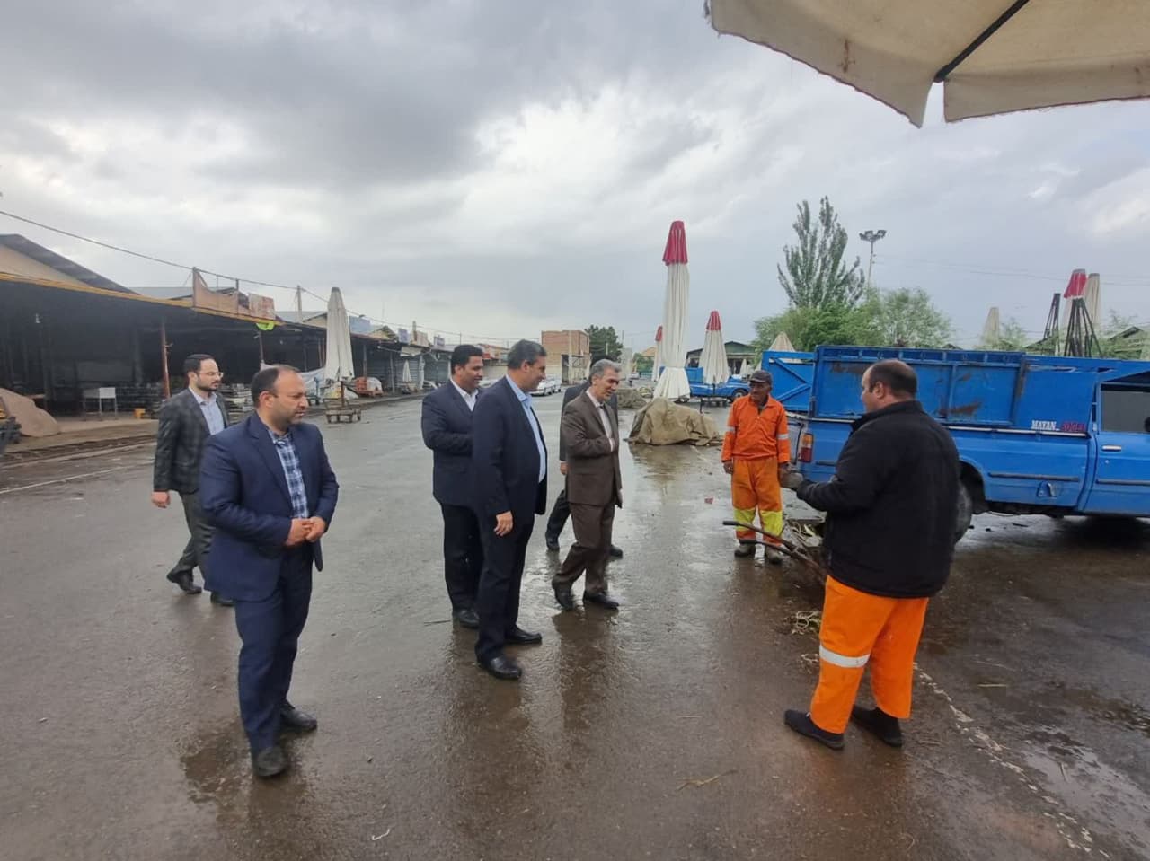 بازدید فرماندار سلماس از میدان ترهبار؛ قدردانی از اقدام سریع شهرداری در پاسخ به مطالبات کسبه
