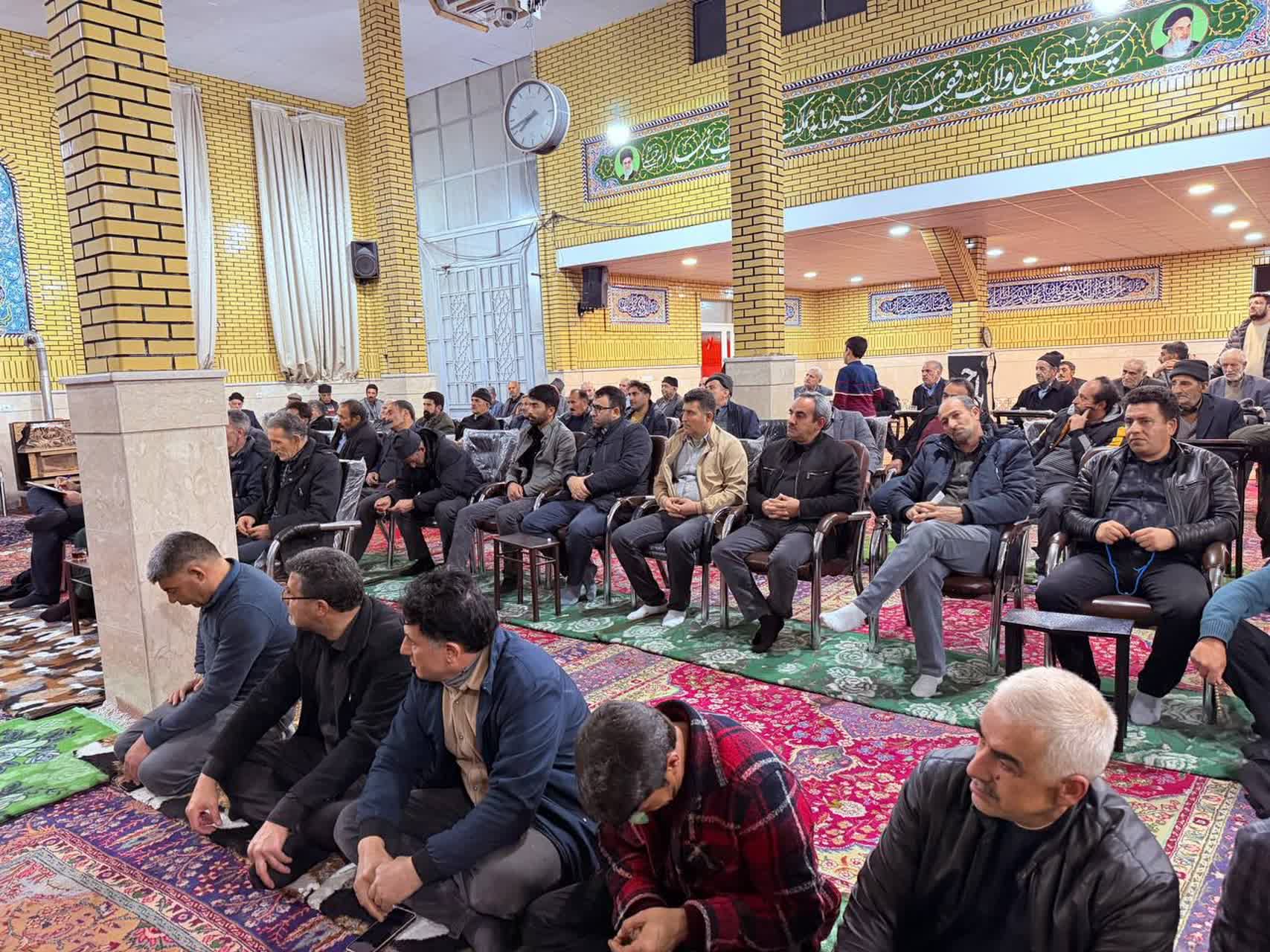 🇮🇷چهل و هفتمین فجر پیروزی🇮🇷  🔹میز خدمت شورای اداری شهرستان سلماس با حضور فرماندار، بخشدار مرکزی و دادستان عمومی و انقلاب در مسجد جامع روستای قره قشلاق برگزار شد.