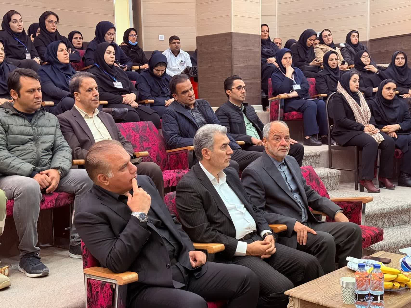 ⭕️ آیین تودیع و معارفه رئیس بیمارستان خاتم‌الانبیاء(ص) سلماس با حضور فرماندار شهرستان، نماینده مردم سلماس در مجلس شورای اسلامی و جمعی از مسئولین شهرستانی برگزار شد.