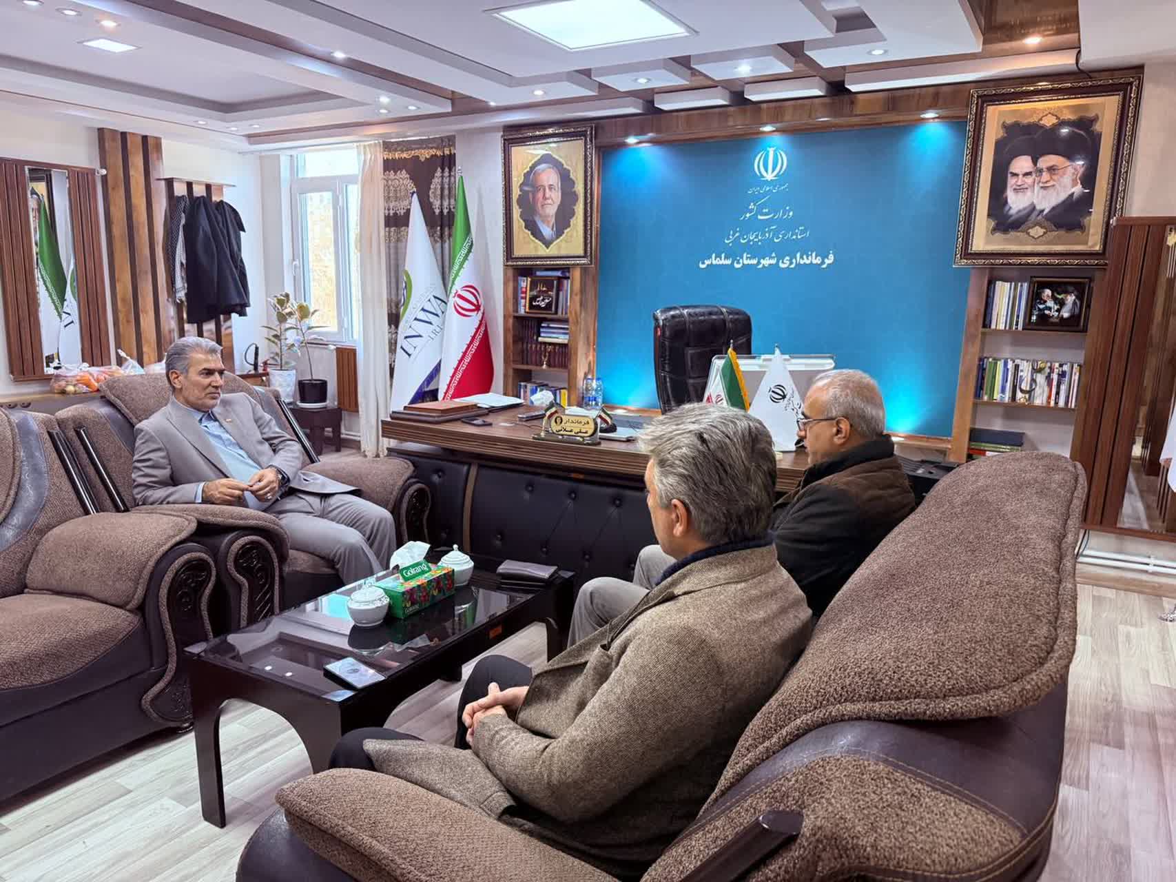 دیدار سرمایه گذار بخش خصوصی با فرماندار شهرستان سلماس با محوریت توسعه سرمایه گذاری و بهره گیری از ظرفیتهای راهبردی منطقه