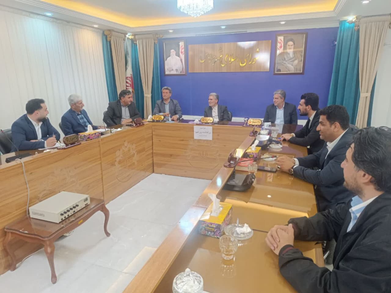 حضور دکتر علایی، فرماندار سلماس در جمع شورای اسلامی شهرستان به مناسبت روز شوراها / تأکید بر توسعه متوازن و مشارکت مردمی