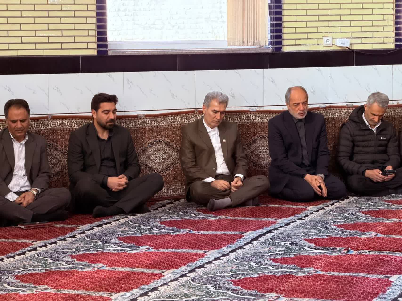 بازدید فرماندار و نماینده مردم شریف سلماس در مجلس شورای اسلامی از روستای وردان در قالب کاروان خدمت