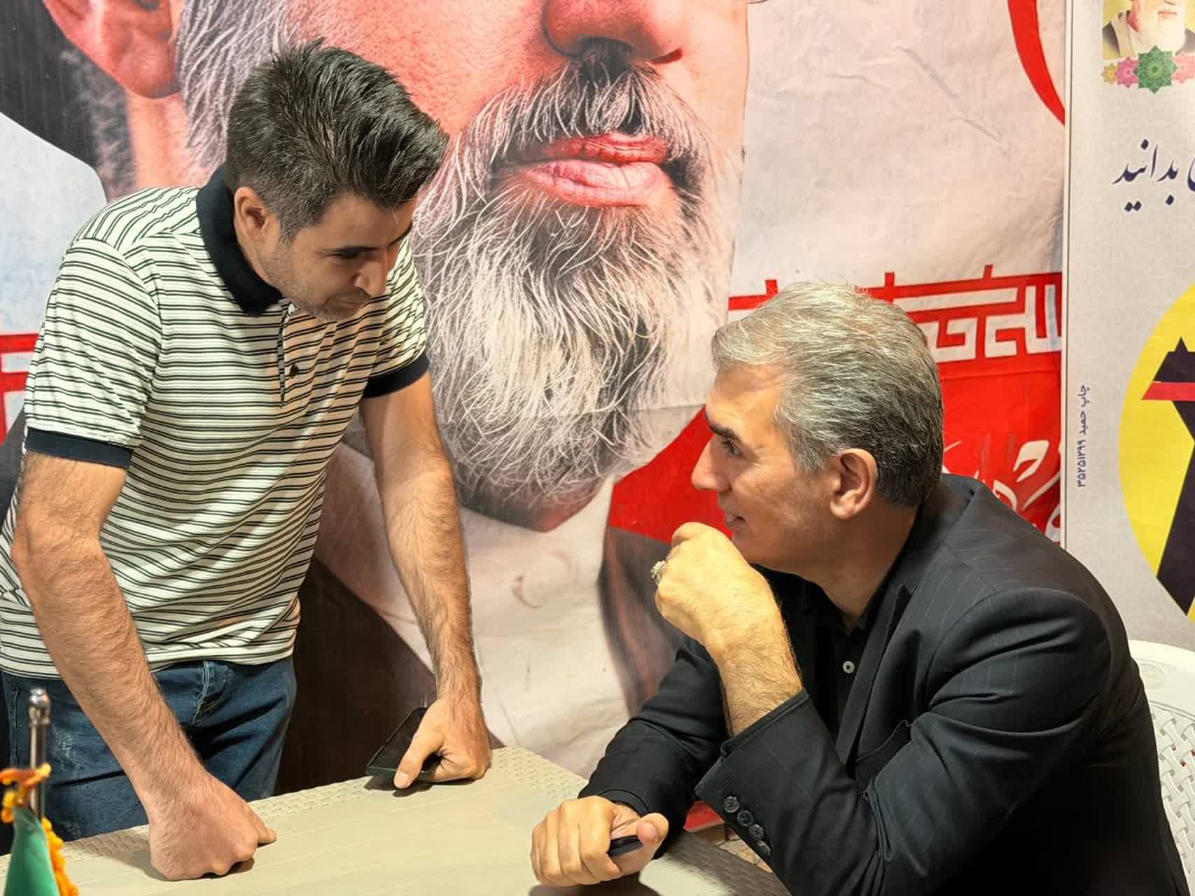 📸گزارش تصویری  💢 یکصدو بیست و نهمین شب مقاومت و ایستادگی مردم ایران  🔹برپایی هفتاد و چهارمین روز میز ارتباطات مردمی فرمانداری شهرستان سلماس  (برای اولین بار در کشور)    🔸با حضور فرماندار شهرستان س