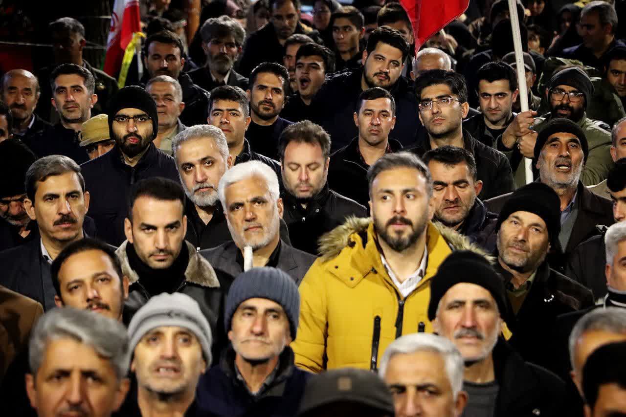 🔻قرارهای شبانه پرشور و گسترده مردم شجاع سلماس در شب بیست و دوم  همچنان با قدرت ادامه دارد ...  🗓| یکشنبه 2 فروردین 1405 🔹️| شهرستان سلماس