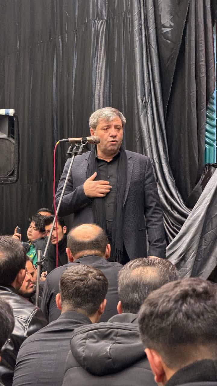 مراسم عزاداری مردم ولایتمدار شهرستان سلماس به‌مناسبت ایام شهادت حضرت زینب کبری (س) با حضور گسترده اقشار مختلف مردم برگزار شد.