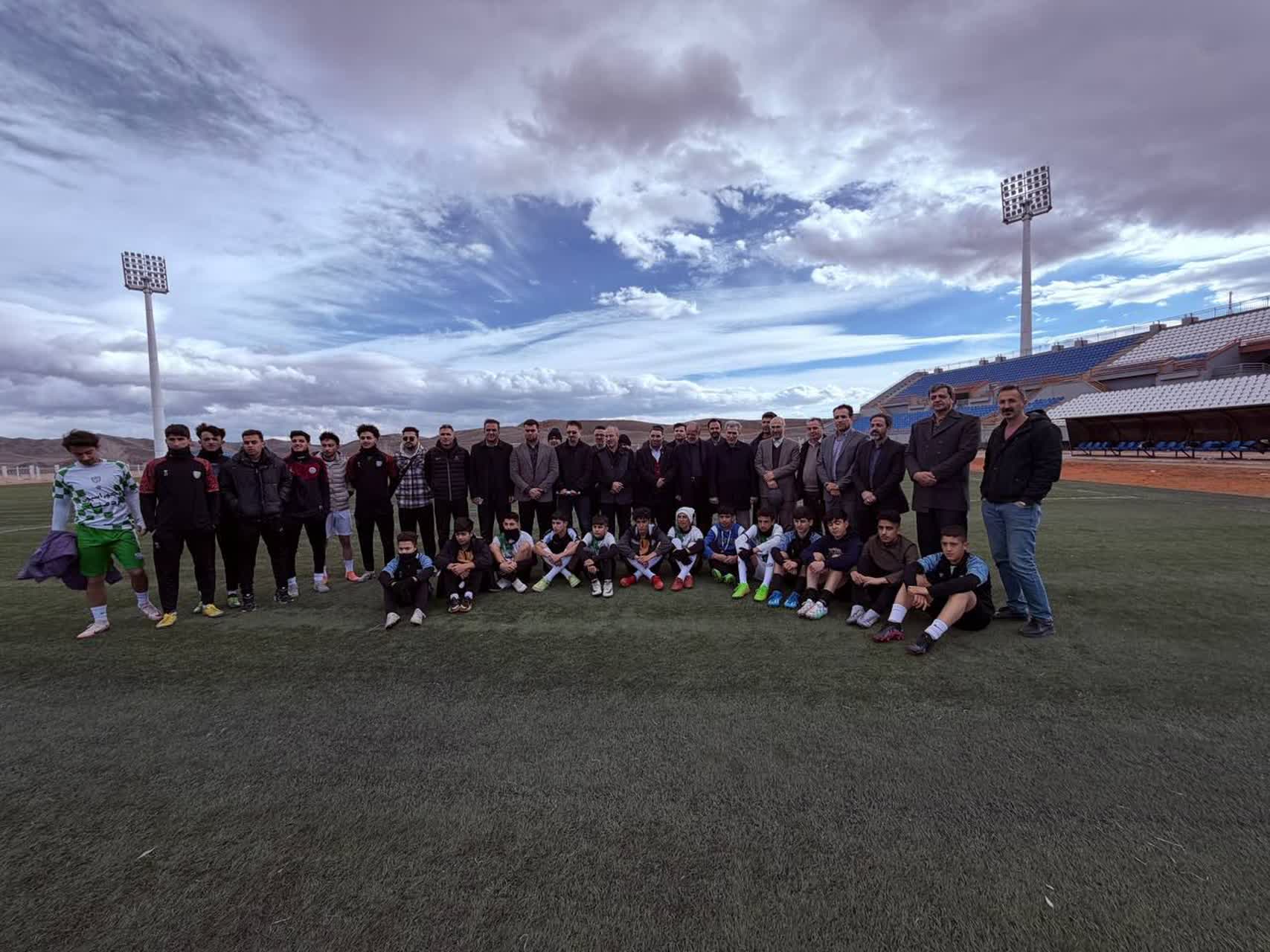 🔹بازدید مسئولان استانی و شهرستانی از روند تکمیل پروژه مجموعه ورزشی پنج هزار نفری سلماس