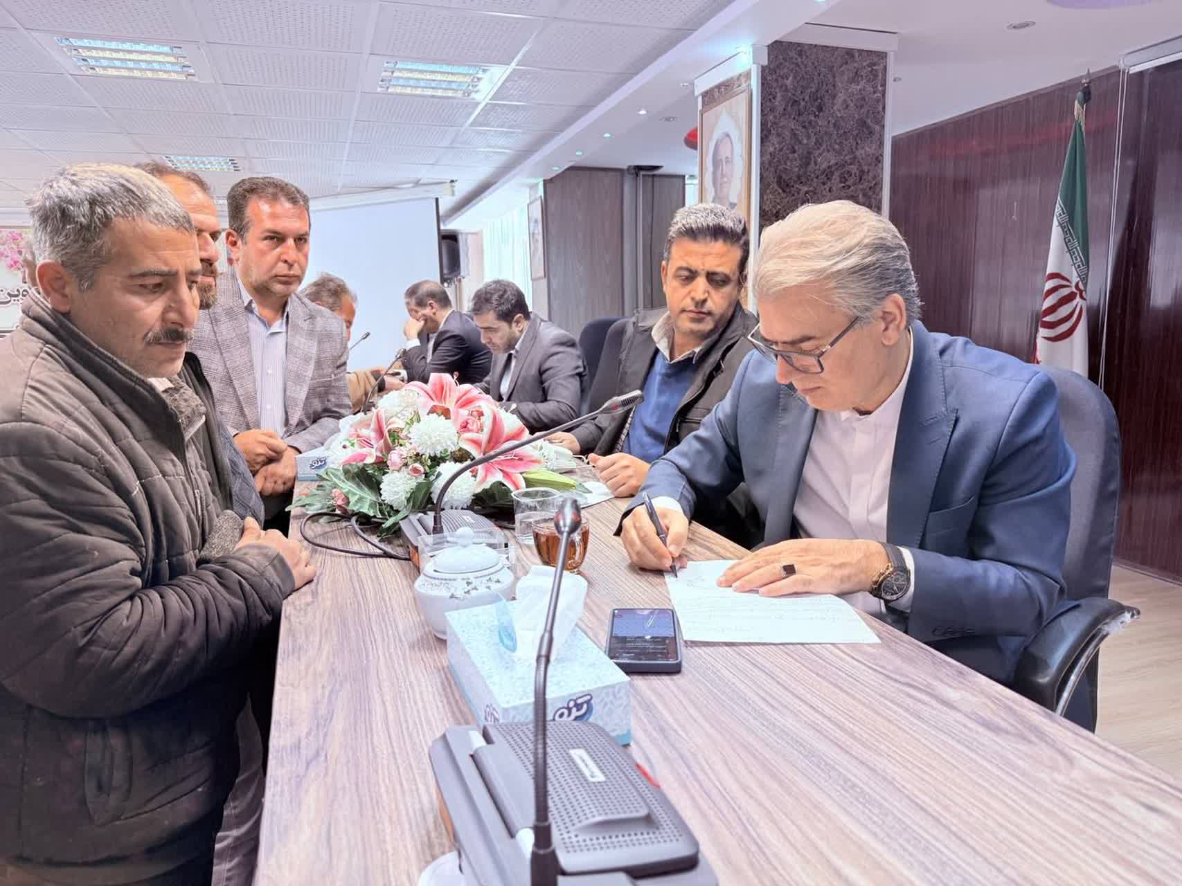 ✅️ ملاقات مردمی فرماندار سلماس برگزار شد / رسیدگی به درخواست بیش از 100 شهروند