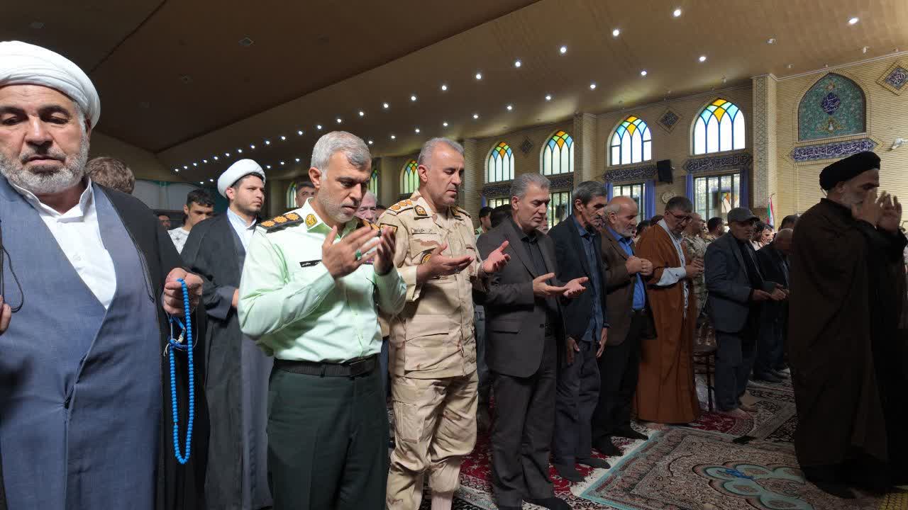 برگزاری نمازجمعه عبادی-سیاسی سلماس با محوریت گرامیداشت وفات حضرت معصومه(س) و تجلیل از فرماندهان انتظامی و مرزی