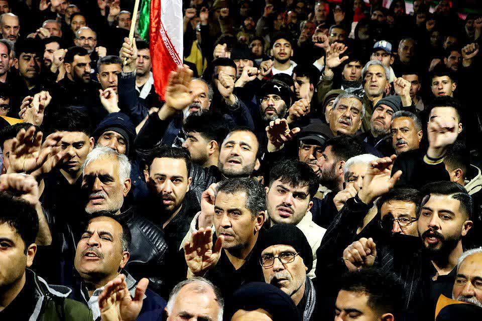 ♦️28 شب ایستادگی مردم و مسولین شهرستان سلماس هم پا و همگام در خیابان