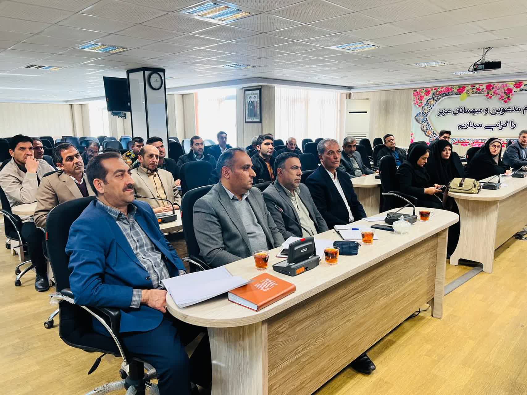 جلسه ستاد بازآفرینی شهری سلماس به ریاست علی علائی، فرماندار شهرستان سلماس، و با حضور اعضای ستاد و نمایندگان دستگاه‌های اجرایی، با هدف بررسی روند اجرای برنامه‌های بازآفرینی در محلات هدف و ارزیابی عملکر