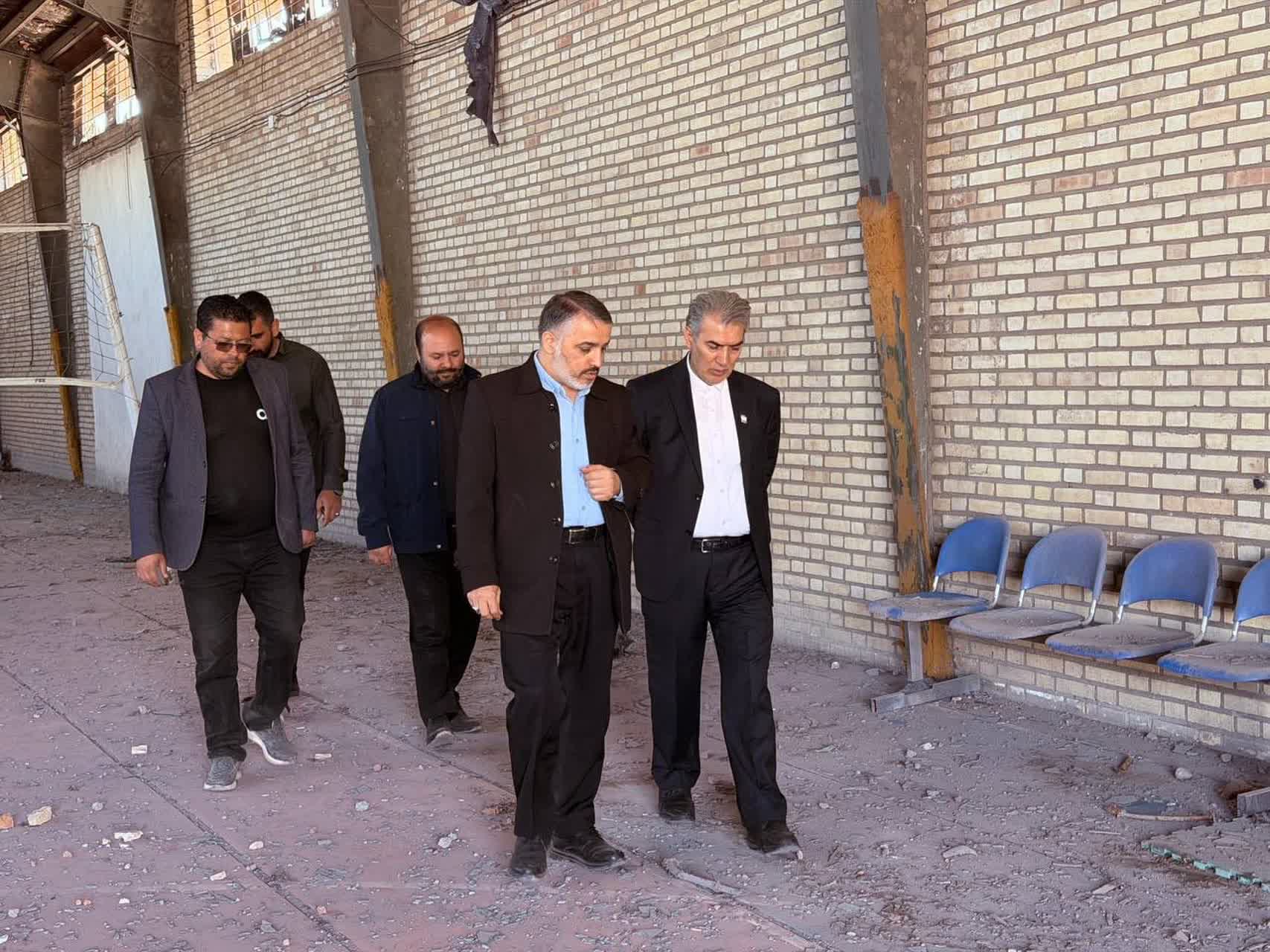 فرماندار شهرستان سلماس به‌همراه فرمانده سپاه پاسداران انقلاب اسلامی این شهرستان از یکی از واحدهای نظامی آسیب‌دیده در جریان جنگ تحمیلی سوم بازدید کردند.