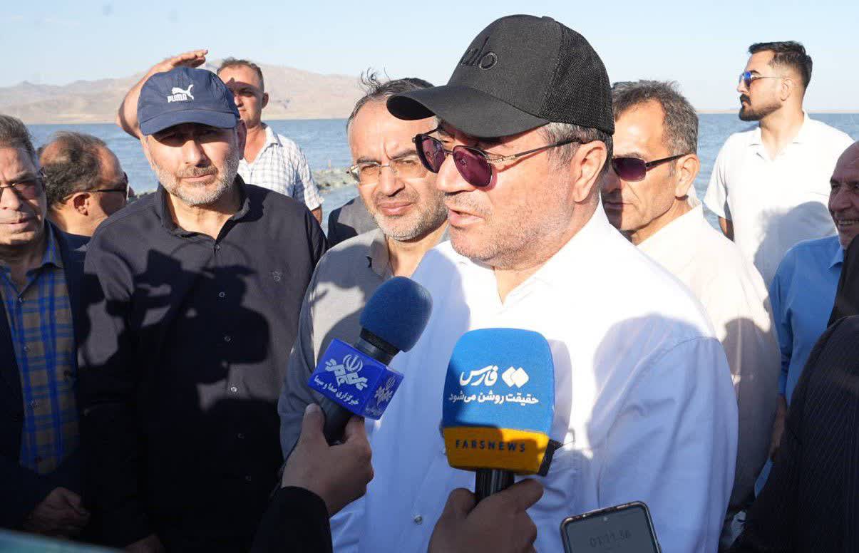 با حضور استاندار آذربایجان‌غربی انجام شد؛ برگزاری جشنواره حال خوب دریاچه ارومیه